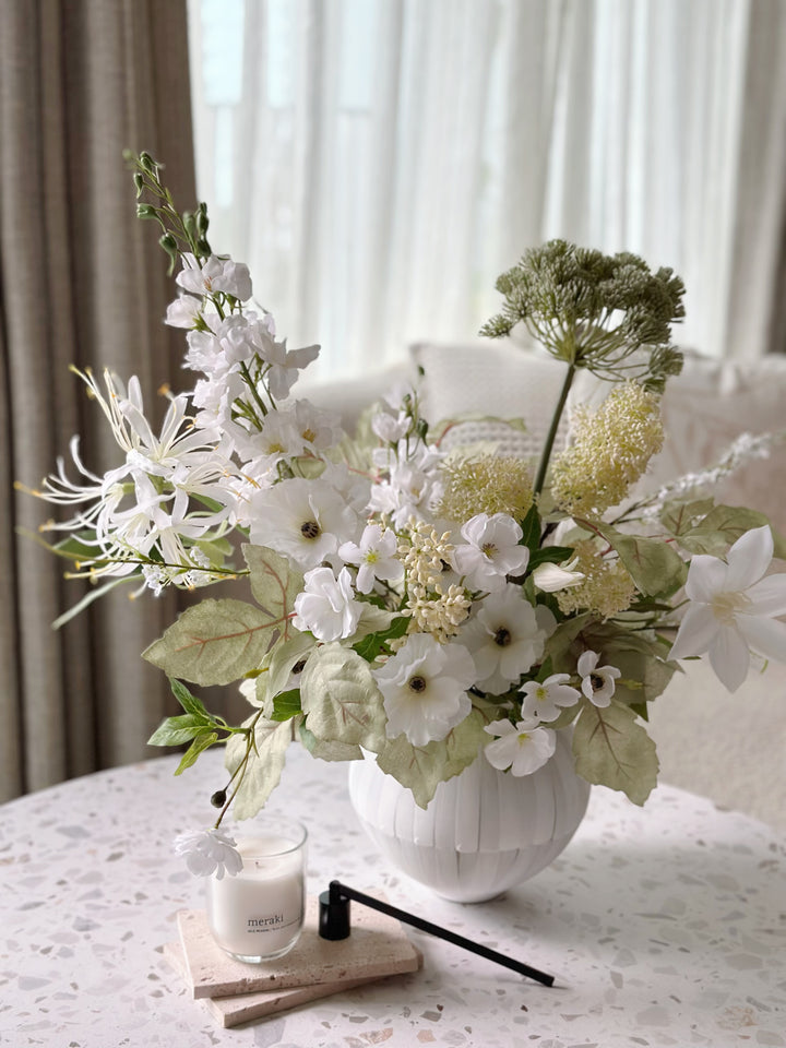 Tranquil Cloud Meadow in the Vase (1-sided)