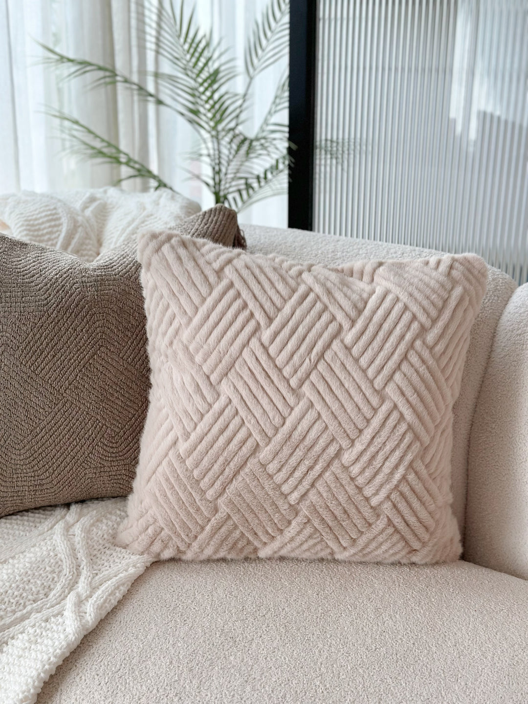 PRE-ORDER (25/11-02/12): Latte Brown Diamond Weave Cushion Cover