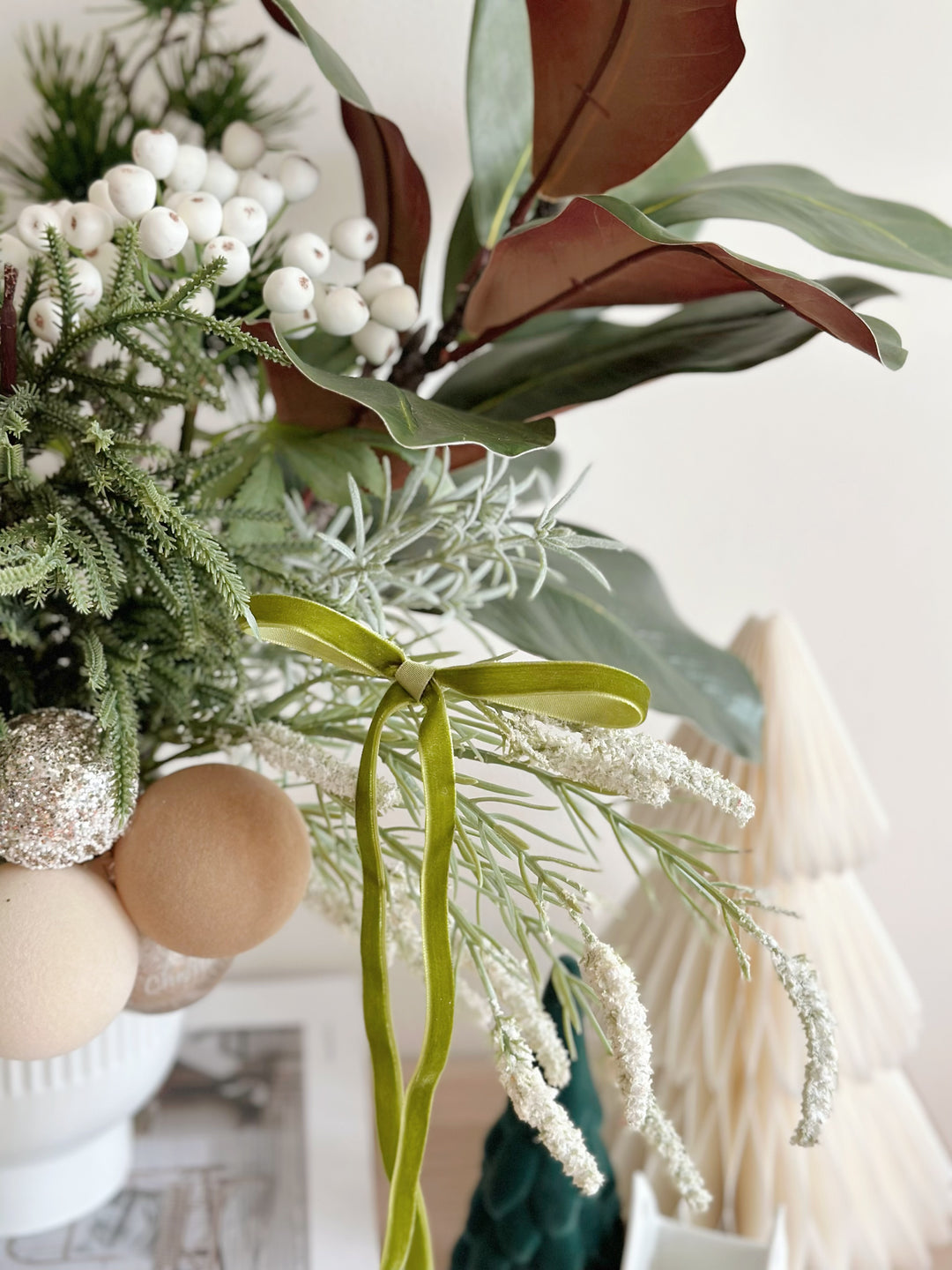 Frosted Elegance in The Pot (1-sided)