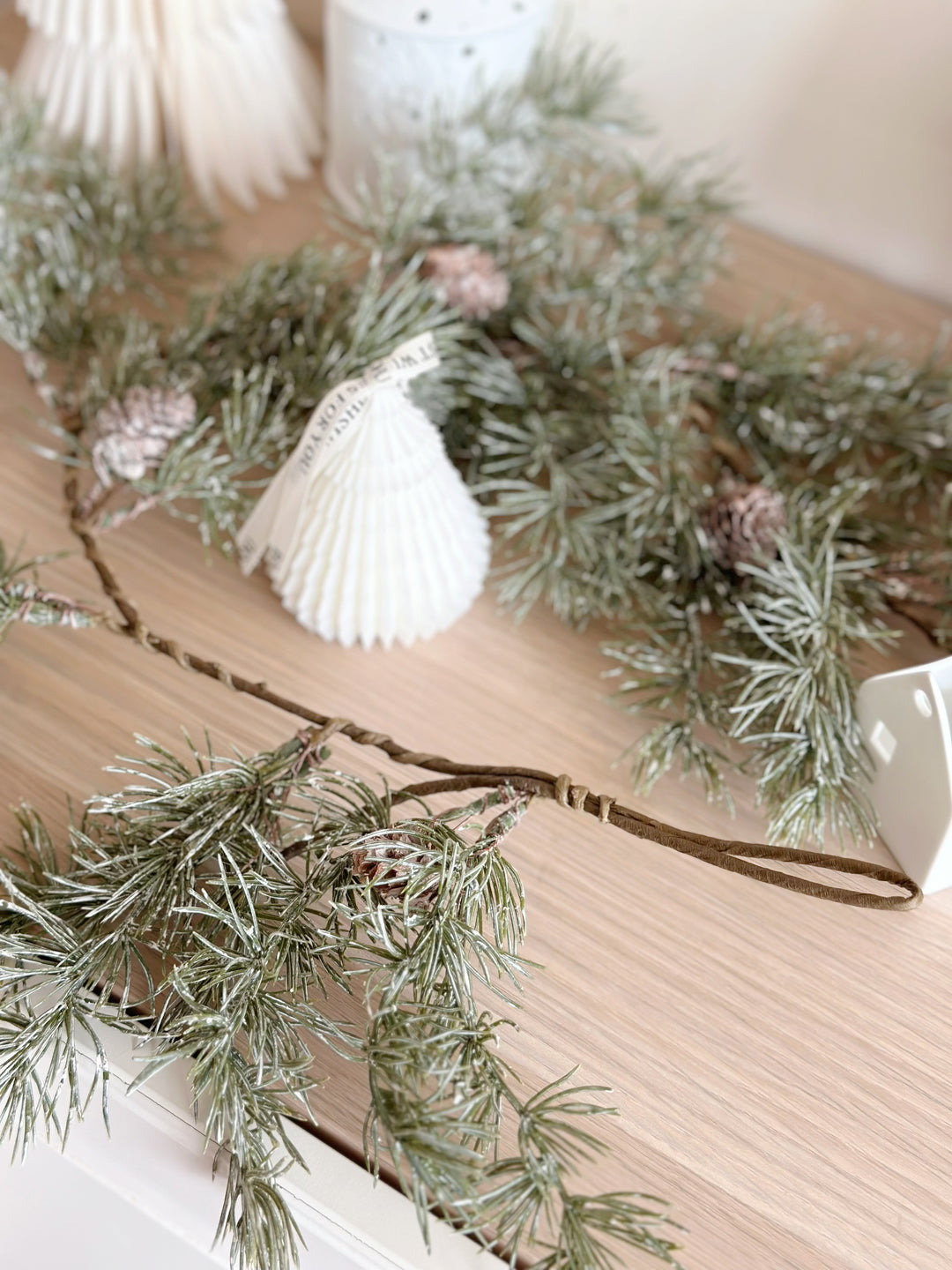 Plastic Fir Spray Garland (1.5m)