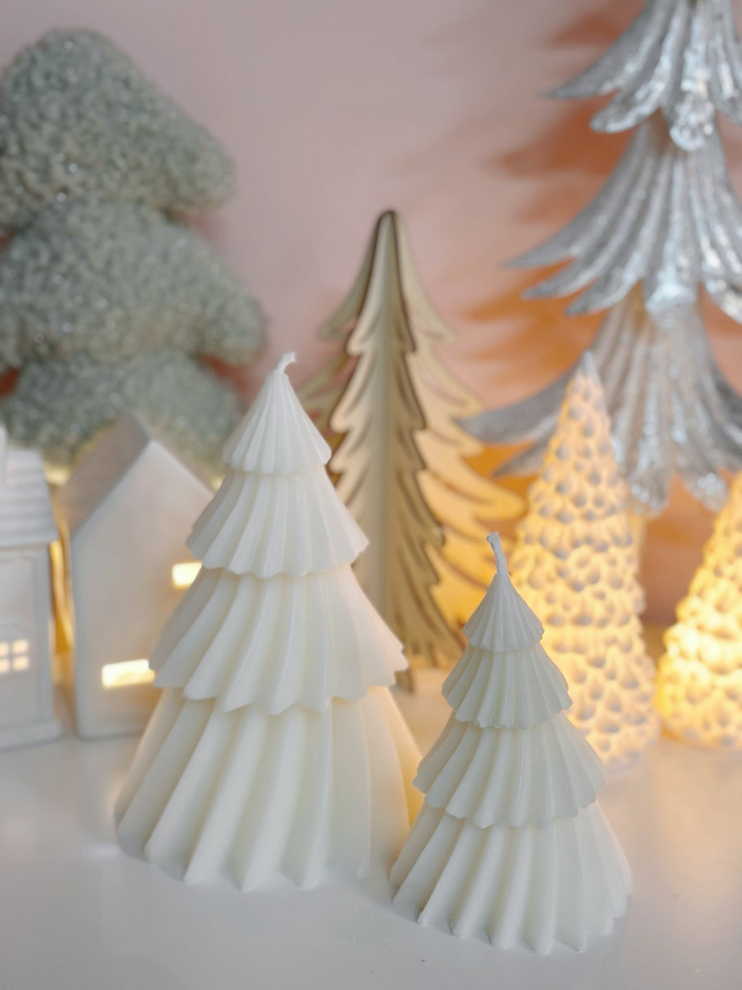 PRE-ORDER (21-27 Nov): Curvy Grooves Cream Christmas Tree Candle (2 sizes)