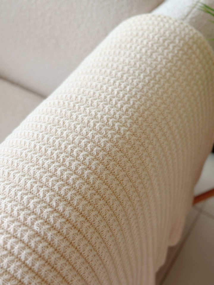 PRE-ORDER (25/09-01/10): Cream Butterfly Knitted Throw