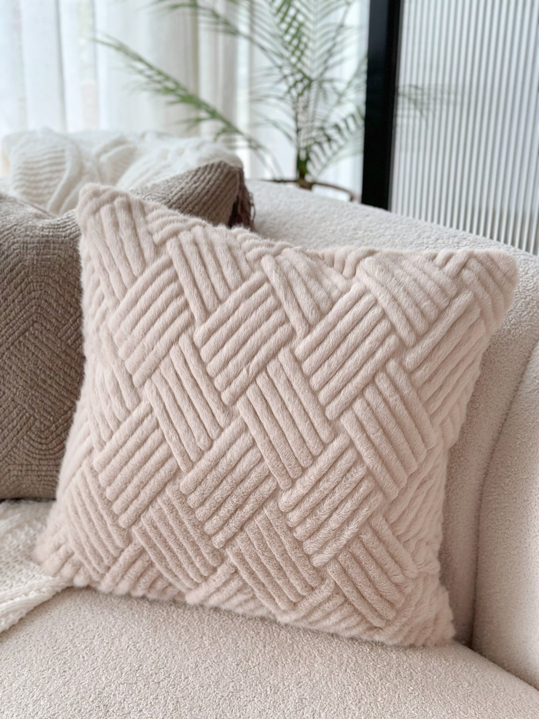 PRE-ORDER (25/11-02/12): Latte Brown Diamond Weave Cushion Cover