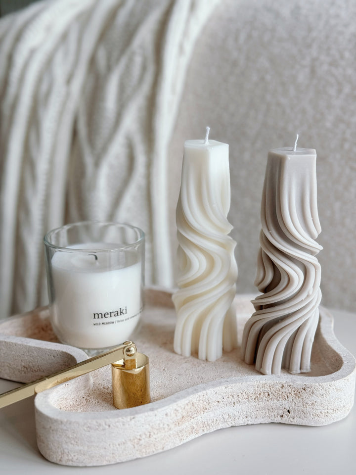 Flowing Elegance Candle (2 colours)