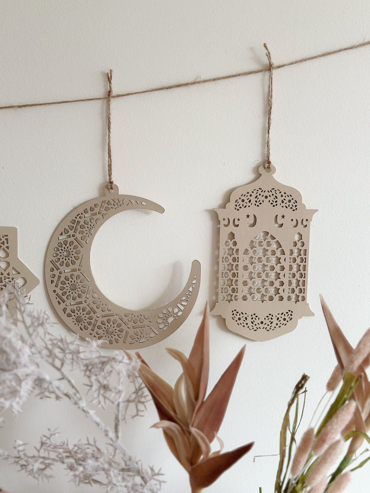 Serene Ramadan Wooden Garland