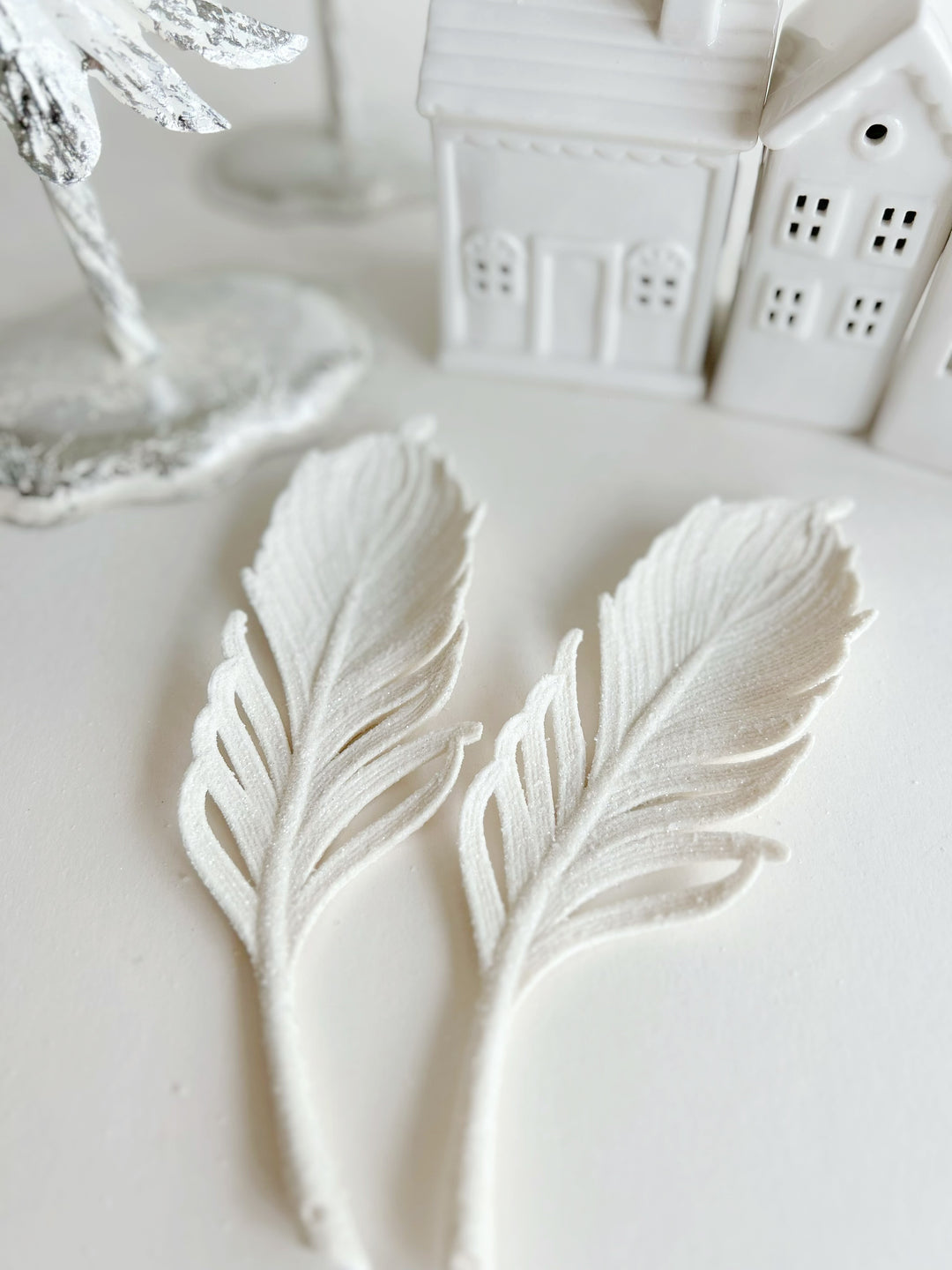 White Resin Large Feather Ornament Set (set of 2)