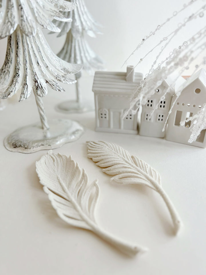 White Resin Large Feather Ornament Set (set of 2)