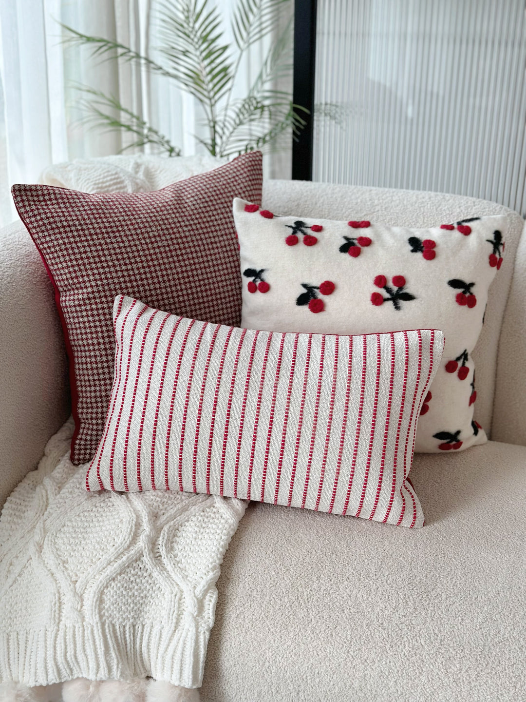 PRE-ORDER (25/11-02/12): Charming Cherries Cushion Cover