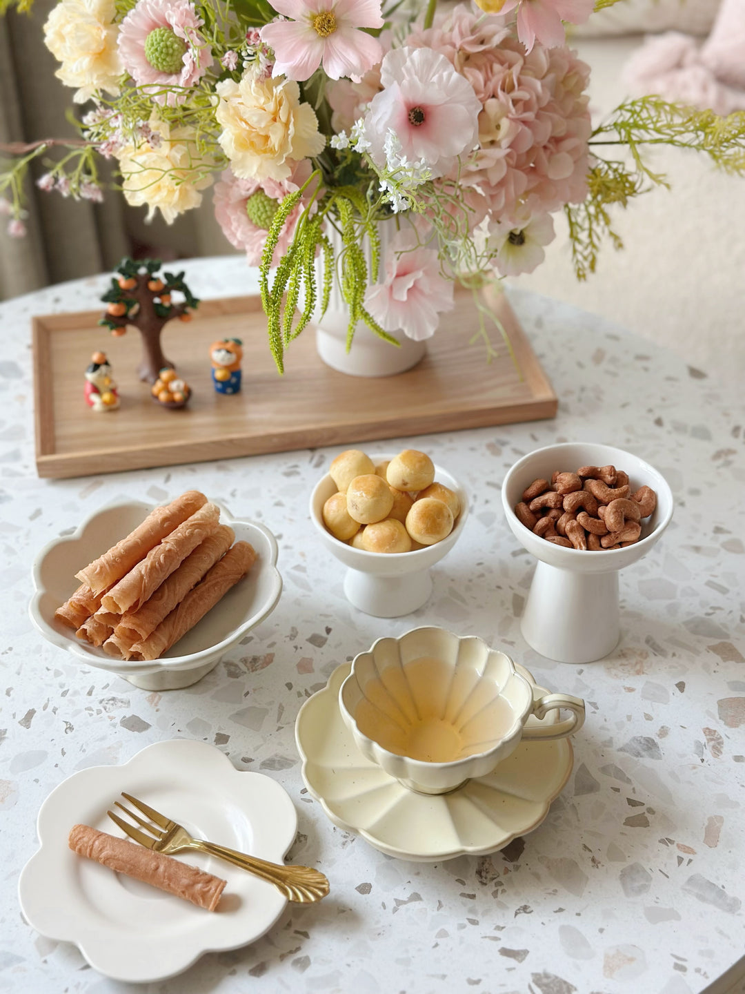 Buttercup Bloom Tea Set