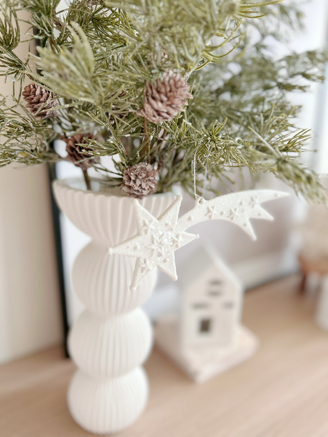 White Resin Shooting Star Ornament