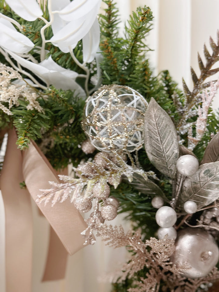 Champagne Radiance: Grandiose Festive Elegance 50cm Wreath