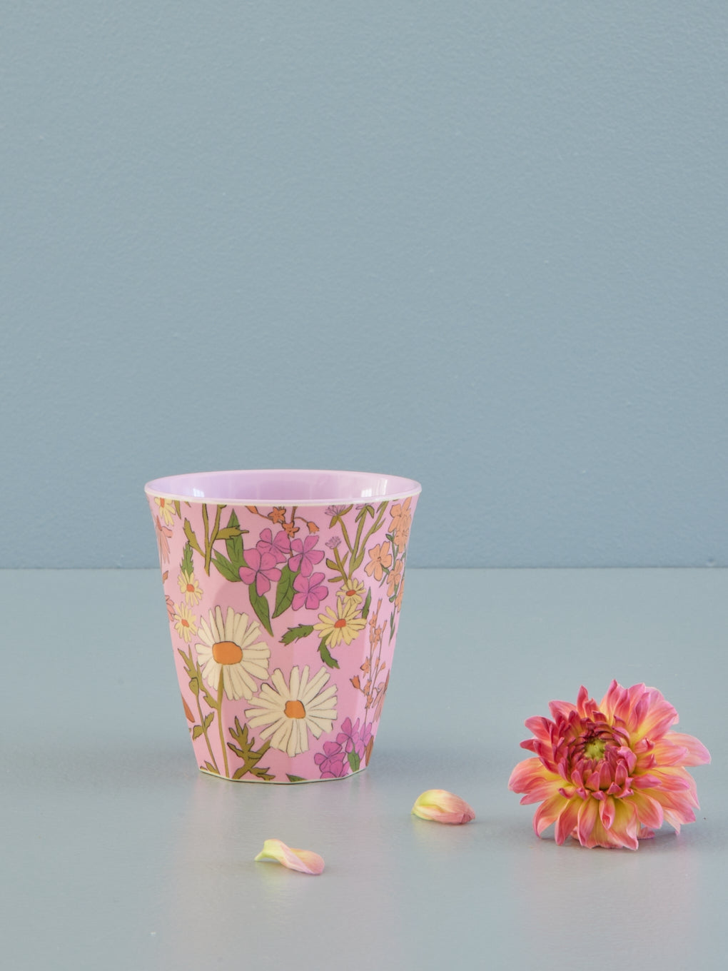 Daisy Dearest Two Tone Medium Cup