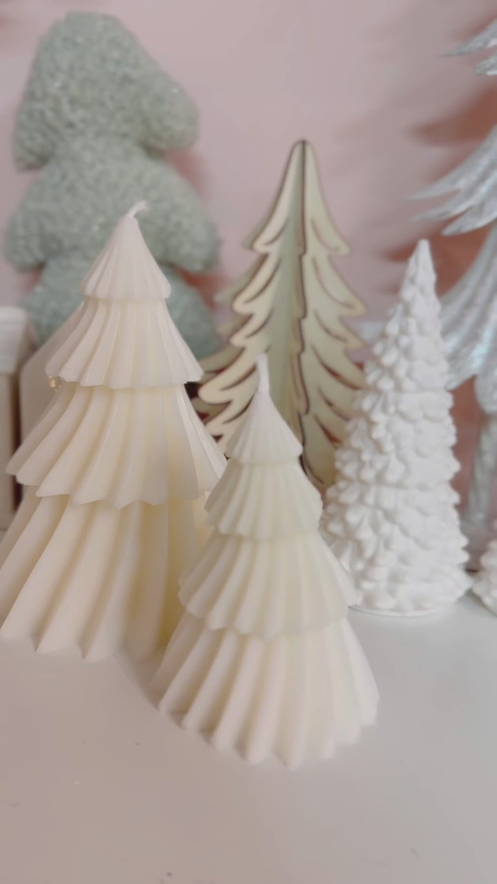 PRE-ORDER (21-27 Nov): Curvy Grooves Cream Christmas Tree Candle (2 sizes)