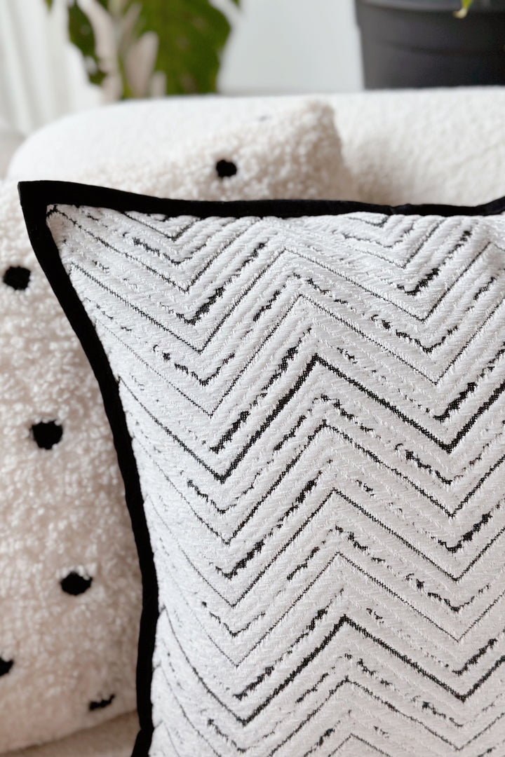 Black and White Zig Zag Cushion Cover